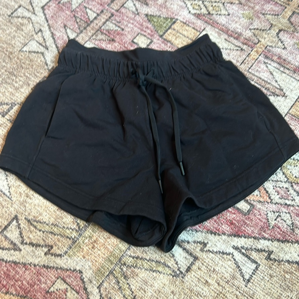 Inner glow shorts lululemon
